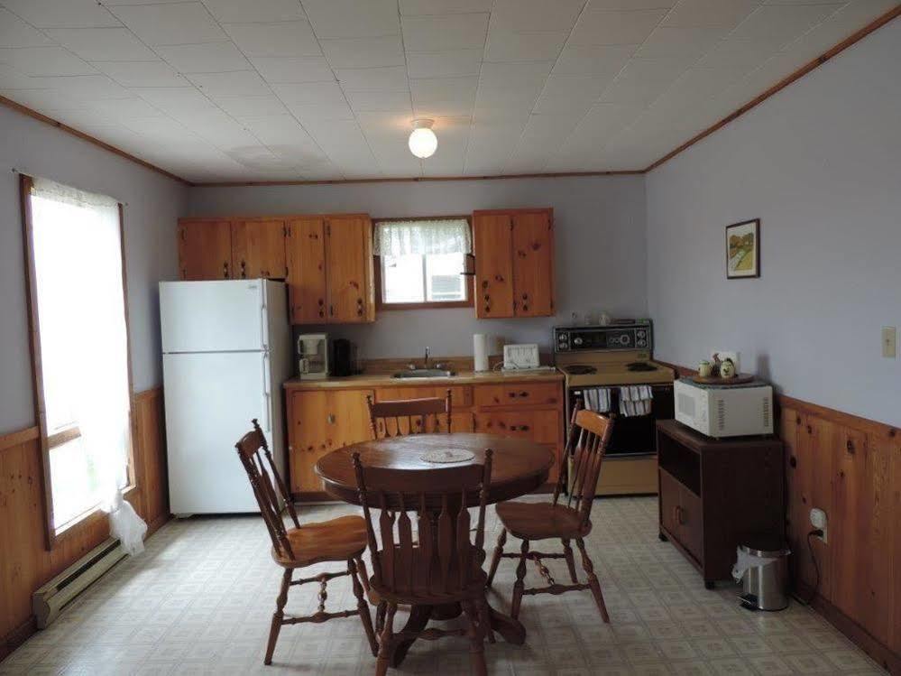 Bubbling Brook Cottages Кавендиш Екстериор снимка